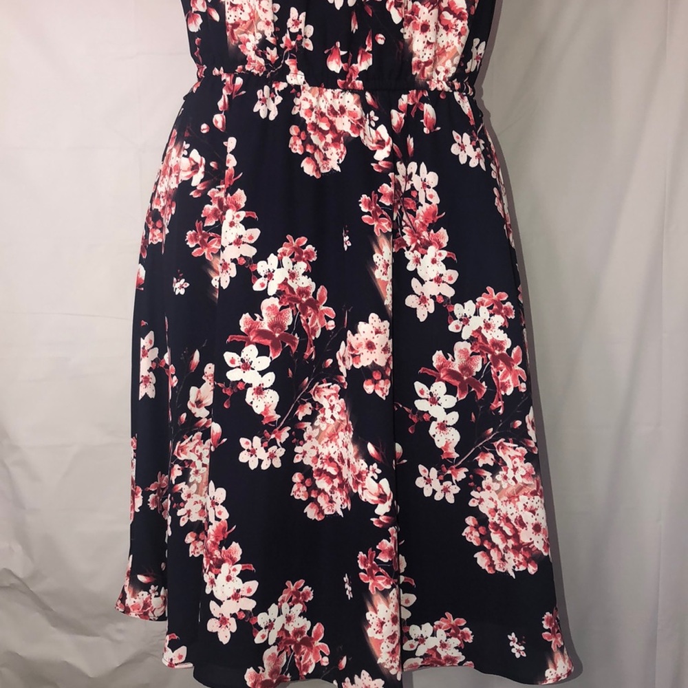 ELLE DRESS! - Picture 3 of 10
